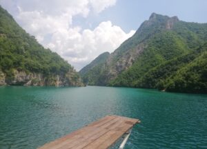 Озеро Коман, Албания