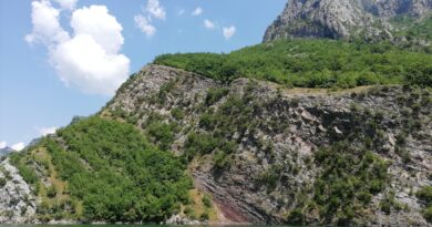 Албанские фьорды и тролли, лишившиеся языка Албанские фьорды и тролли, лишившиеся языка