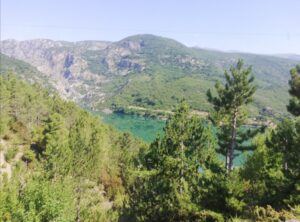 Озеро Коман, Албания