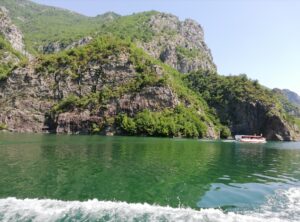 Озеро Коман, Албания