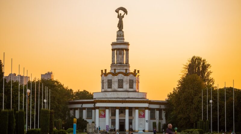 ВДНХ в Киеве: от витрины социалистических успехов до креативного кампуса ВДНХ в Киеве: от витрины социалистических успехов до креативного кампуса